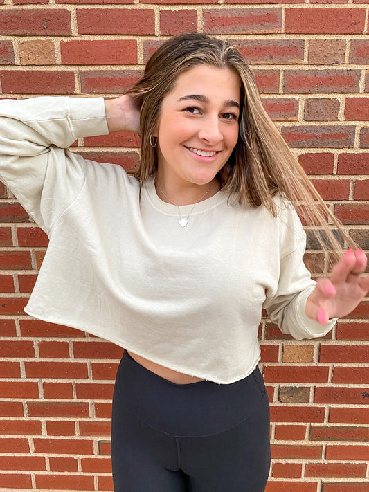 CREAM CROPPED SWEATSHIRT